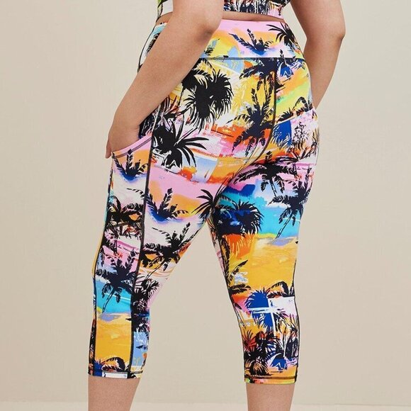 Torrid Performance Core Capri Active Legging With Side Pockets 2x - Picture 3 of 13
